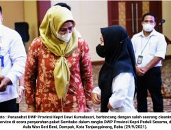 DWP Kepri Peduli: Penjaga Kantor dan Cleaning Service Dapat Sembako