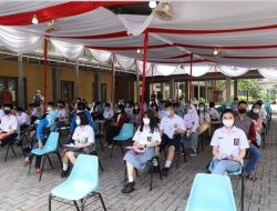 Kapolda Sumut Dampingi Menko Perekonomian Tinjau Vaksinasi Di Perguruan Sutomo