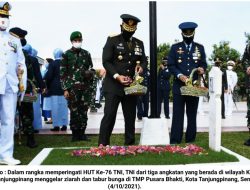 HUT ’76 TNI: Tiga Matra TNI Ziarah dan Tabur Bunga di TMP Pusara Bhakti