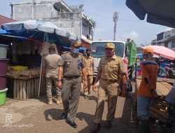 Pol PP Bersama UPTD Pasar Tertibkan pedagang Yang Berjualan Di Ruas Jalan Pasar Baru Bangko