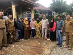 H. Nurkhalis Dt Bijo Dirajo Bantu KWT Bening Nagari Halaban Ribuan Bibit Cabe Dalam Polybag