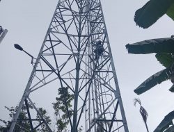 Aksi Nekat Pencuri Memanjat Tower Setinggi 70 meter