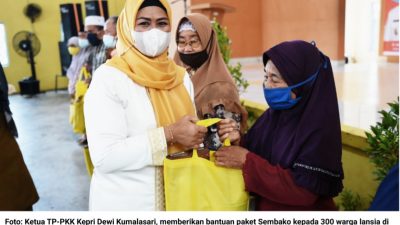 Hari Lansia ke-25: TP-PKK Kepri Bagikan Sembako di Bintan 