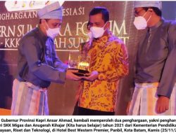 Bersama 4 Gubernur, Ansar Ahmad Terima Penghargaan dari SKK Migas