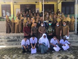 H.Nurkhalis Dt.Bijo Dirajo Serahkan 274 Pasang Seragam Sekolah Bagi Siswa Tidak Mampu