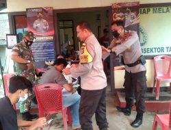 Kasubsektor Taman Rajo Adakan Vaksin Bagi Pengendara Roda Empat Dan Dua