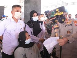 Tinjau Percepatan Vaksinasi di Labura, Kapoldasu Himbau Masyarakat Patuhi Prokes Pada Libur Nataru