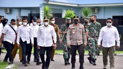 Tinjau Banjir Madina dan Serahkan Bantuan, Edy Rahmayadi: Alhamdulillah Sudah Surut