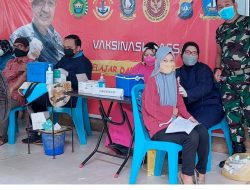 Tim Vaksinasi Mobil Gurindam 12 bersama Binda Kepri Gencarkan Vaksinasi
