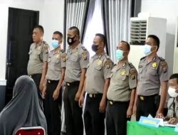 Bejat Dan Biadab, 8 Oknum Polisi Setubuhi Istri Cantik Tahanan