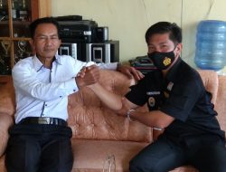 Kepala Sekolah SD No 45 Desa Lubuk Pungguk (Badri Aman) Sambut Baik Silaturahmi Wartawan Media cMczone.com Biro Merangin