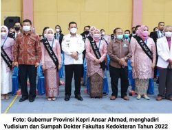 Ansar Ahmad Hadiri Yudisium & Pengucapan Sumpah Dokter Uniba