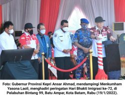 Hari Bhakti Imigrasi Ke-72: Pemprov Kepri Serahkan Bantuan Kapal Imigrasi
