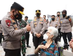 Dorong Booster, Kapolda Sumut Minta Vaksinasi Lansia Dimaksimalkan