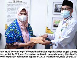 BKMT Kepri Berikan Bantuan untuk Korban Erupsi Gunung Semeru