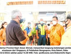 Ansar Ahmad Sambut Wisman Pertama dari Singapura di Nongsa Pura