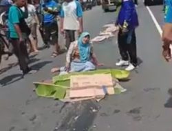Tangis Pilu Seorang Ibu, Dua Putrinya Meninggal Tergilas Truk