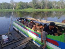 Kabag Sumda Polres Muaro Jambi Akp Erwandi Pantau Langsung Pilkades Serentak Desa Rantau Panjang Lewat Jalur Sungai