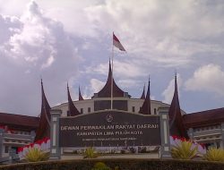 Paripurna DPRD Limapuluh Kota Tahun 2022 Molor Karena Wakil Kepala Daerah Dibiarkan Nganggur?