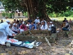 Pasca Dilantik Menjadi Lurah:Wahyu Setiawan ,SE Ajak Masyarakat Gotong Royong dan Tahlilan Di TPU Kelurahn Teluk Dawan