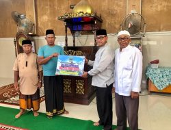 Sholat Jumat di Kampung Halaman H. Nurkhalis Dt Bijo Dirajo salurkan Bantuan Masjid 25 jt