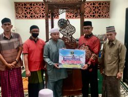 Nurkhalis Dt Bijo Dirajo Kunjungi Masjid Arofah Bonai dan Serahkan 20 jt untuk Pembangunan