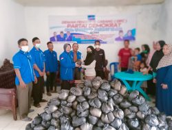 Peduli, DPC Partai Demokrat Tanjabtim Salurkan Bantuan Paket Sembako di 3 Kelurahan