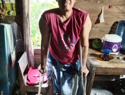 Alami kecelakaan , abu Sopyan berharap keluh kesah nya di dengar oleh bupati Rokan hilir .