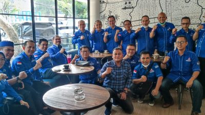 Ketua Umum Partai Demokrat AHY Serahkan SK 11 DPC Demokrat Se Provinsi Jambi