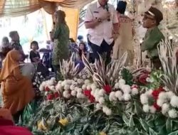 Komedian Wak Kocay Kembali hibur Masyarakat Kelurahan Teluk Dawan