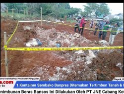 Waduh!!! 1 Kontainer Sembako Bansos Ditemukan Teetimbun Dalam Tanah dan Membusuk