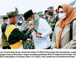 MTQ IX Kepri 2022: Tiba di Letung, Ansar Ahmad Disambut Wakil Bupati KKA dan Tokoh LAM