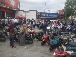 Hari Terakhir Mutasi 3G, Antrian Panjang di Grapari Telkomsel Payakumbuh Kurang Pelayanan
