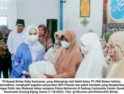 Roby Kurniawan Serahkan BKS Kepada 1.070 KPM di Kecamatan Gunung Kijang