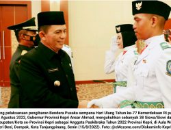 Ansar Ahmad Kukuhkan 38 Anggota Paskibraka Provinsi Kepri 2022