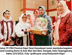 Dewi Kumalasari Edukasi Stunting Lewat Demo Memasak