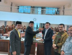 Wakil Bupati Limapuluh Kota, RKN Sampaikan Jawaban atas Pandangan Umum Fraksi Fraksi pada Paripurna DPRD