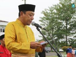 Memperingat Hari Sumpah Pemuda ke-94 Sekda Tanjabtim Bertindak Sebagai Inspektur Upacara