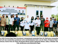 LKKS-Dinsos Kepri ‘Sambung Rasa’ dengan Masyarakat Desa Air Glubi…