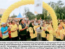 HUT Golkar Ke-58: Ribuan Kader Golkar dan Masyarakat Padati Lapangan Relief Antam…