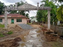 Setelah Sempat Menjadi Sorotan Media, Akhirnya Jalan Lingkungan di Kelurahan Teluk Dawan Dibangun