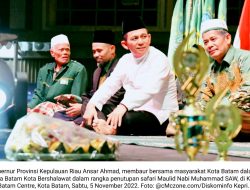 Ansar Ahmad Pimpin Masyarakat Batam Bershalawat…
