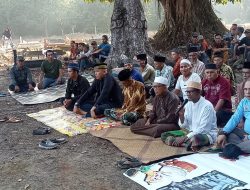 Sambut Ramadhan, Ratusan Warga Teluk Dawan Gelar Tahlilan dan Kompak Gotong Royong Bersama