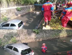 Dikendarai Usia 12 Tahun, Mobil Nyemplung ke Kali, Satu Meninggal 3 Dirawat