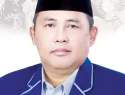 Secara Resmi H. Saipudin Menyampaikan Pengumuman di Kediamannya