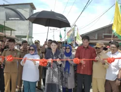 Bupati Rohil bersama tua Pui hok resmikan pembangunan jalan pulau halang
