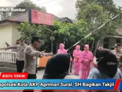 Bertempat Didepan Mapolsek Payakumbuh, AKP Apriman Sural, SH Pimpin Pembagian Takjil