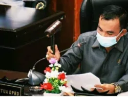 Ketua DPRD di Sumbar Bawa Pisau Saat Pimpin Sidang Paripurna, Merasa Dirinya Terancam