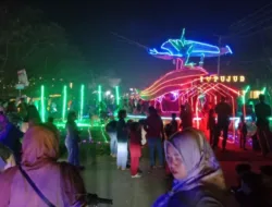 Ribuan Warga Pujud Meriahkan Takbir Di Bundaran Silais ROHIL