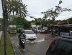 Masyarakat Mengeluh, Hujan Sebentar Saja Pekanbaru Sudah Banjir